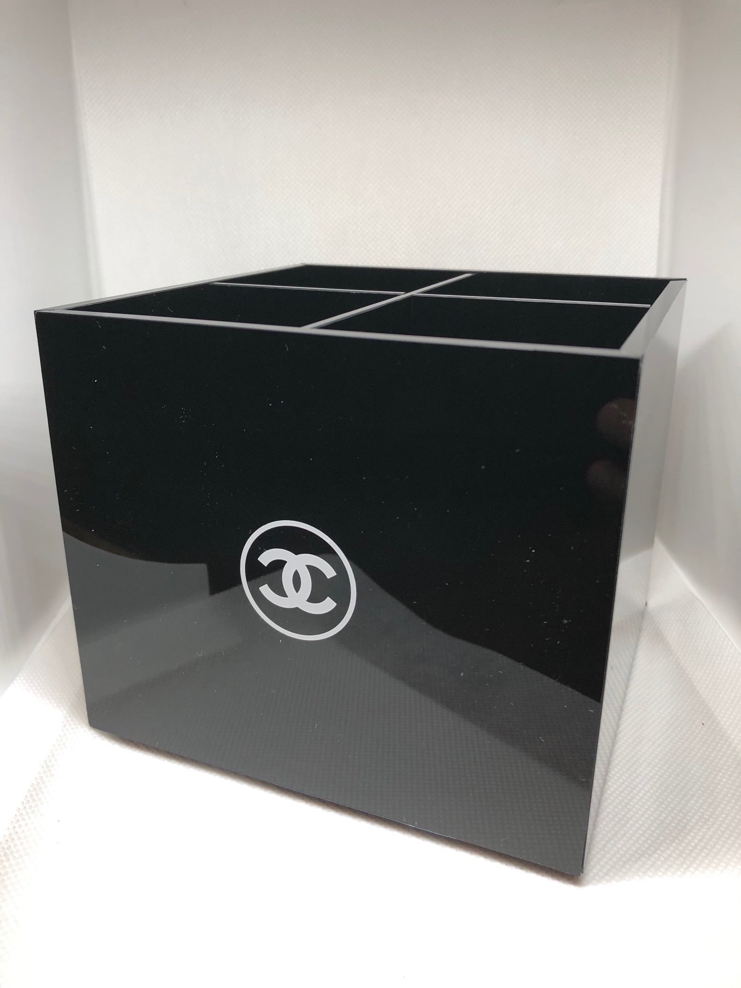 Chanel Makeup Box Organizer – Alecrim